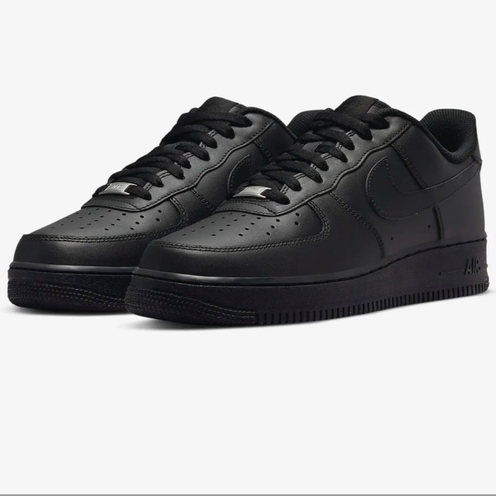 👟BRAND NEW • Nike Air Force 1 '07 LE Low . 💯 authentic